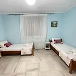 Paro\'S Apartment