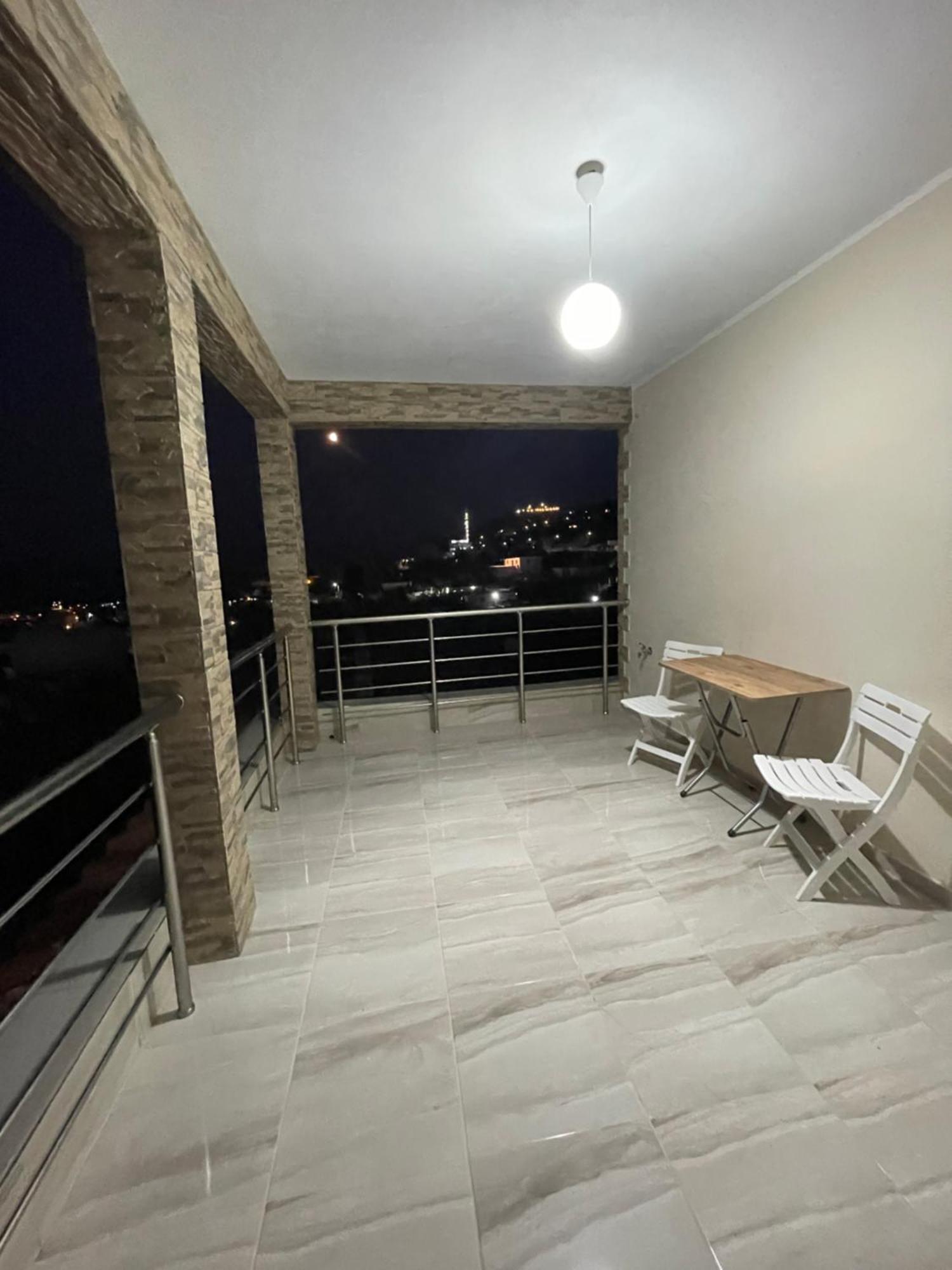 Apartament Paro's *